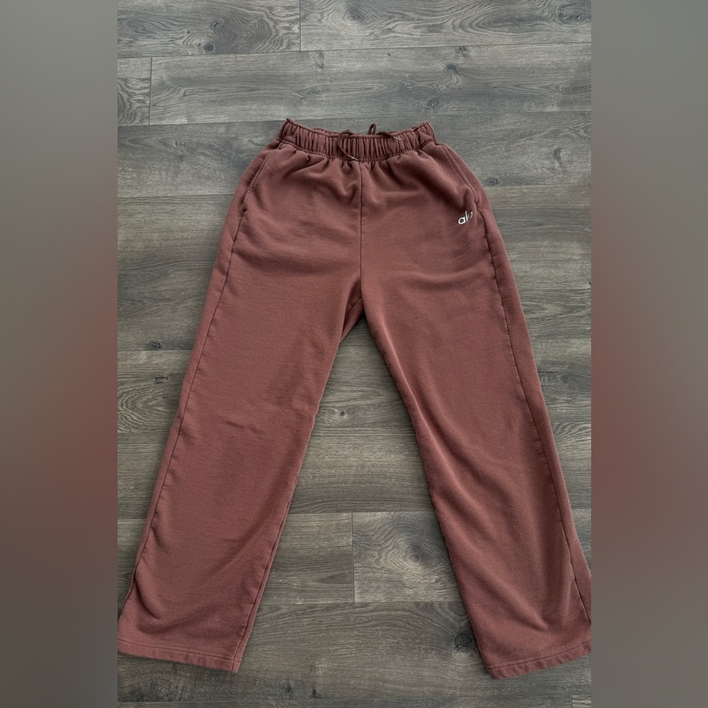 ALO Yoga accolade sweatpant in TerraCotta